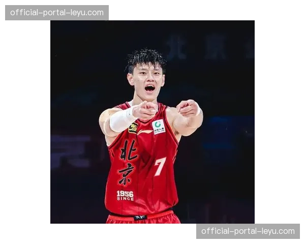 曾凡博腰伤复发缺席国家队集训，本赛季投篮命中率大幅下滑